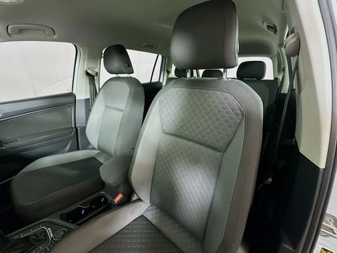 Used 2018 Volkswagen Tiguan S image 19