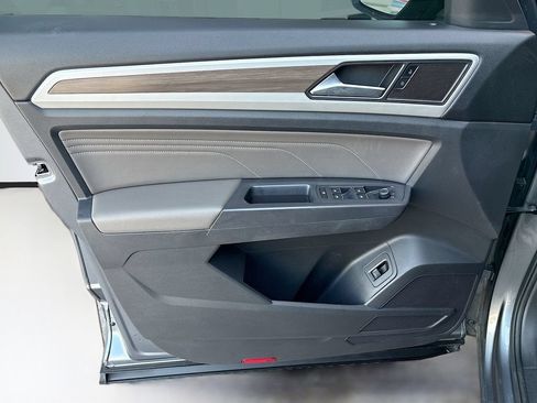 Used 2021 Volkswagen Atlas SEL FWD image 25