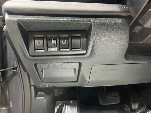 Used 2025 Subaru Outback Limited AWD/4WD image 18