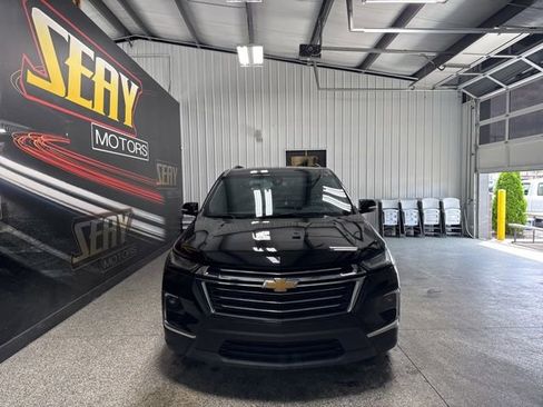Used 2023 Chevrolet Traverse LT FWD image 18