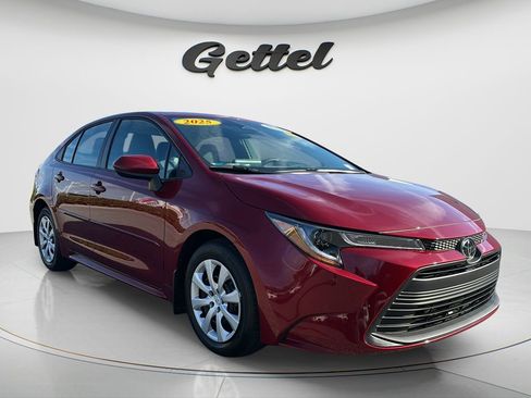 Used 2025 Toyota Corolla LE w/ Convenience Package FWD image 3
