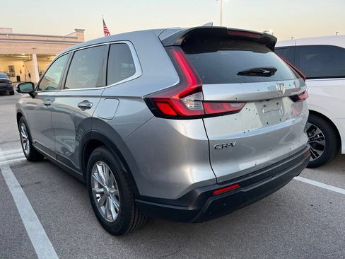 Used 2025 Honda CR-V EX image 4