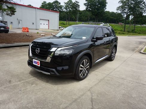 Used 2023 Nissan Pathfinder Platinum FWD image 25