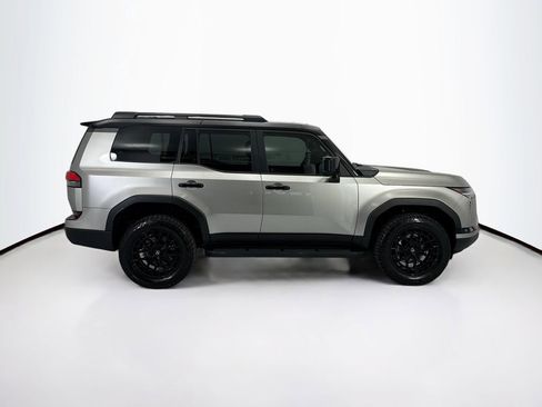 Used 2024 Lexus GX 550 image 4