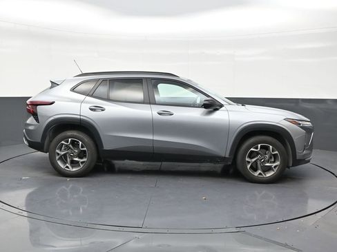 Used 2024 Chevrolet Trax LT w/ Driver Confidence Package image 6