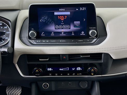 Used 2023 Nissan Rogue SV image 23