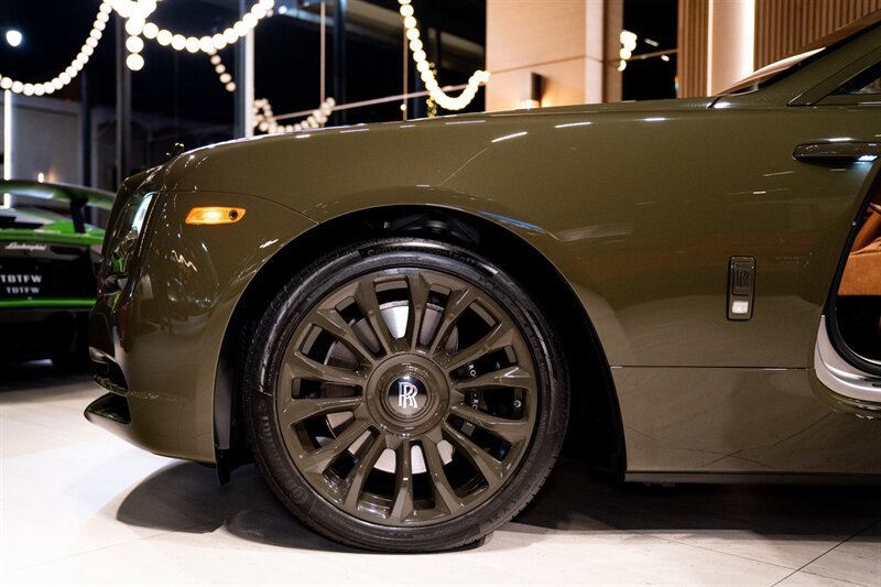 Used 2021 Rolls-Royce Dawn RWD image 10