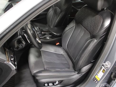 Used 2023 BMW 540i xDrive w/ Executive Package image 12