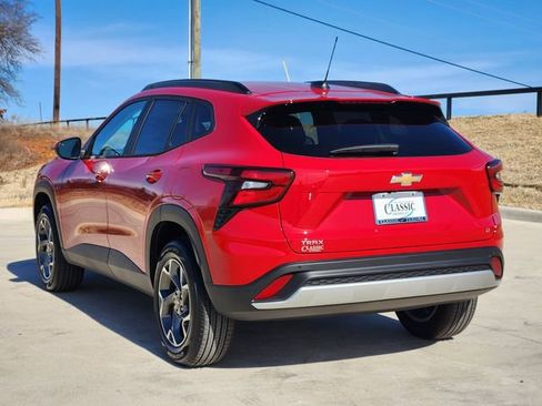 New 2026 Chevrolet Trax LT w/ Driver Confidence Package FWD image 6