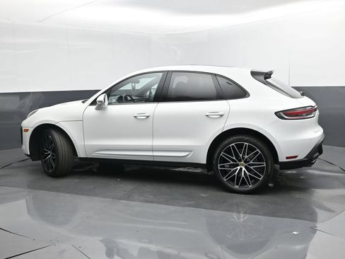 Used 2025 Porsche Macan AWD/4WD image 27