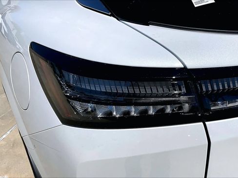 New 2026 Nissan Murano SV image 11