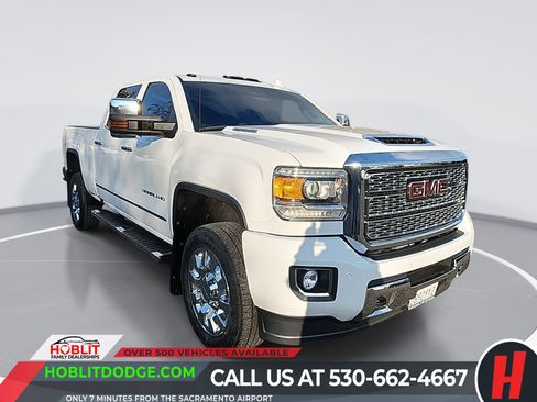 Used 2019 GMC Sierra 2500 Denali image 1