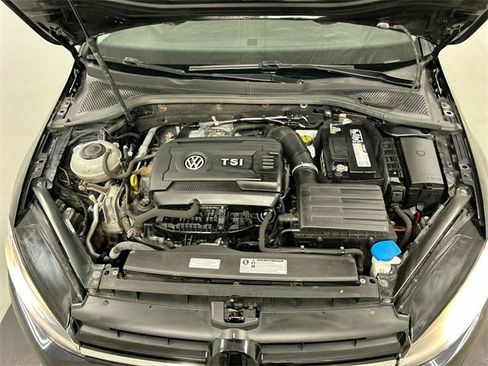 Used 2018 Volkswagen Golf S image 10