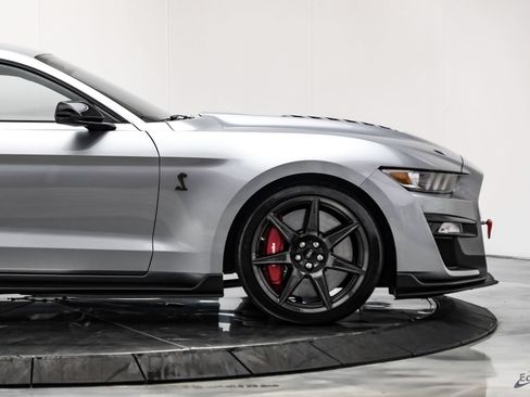 Used 2022 Ford Mustang Shelby GT500 w/ Carbon Fiber Track Pack RWD image 27