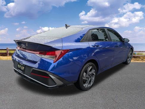 Used 2025 Hyundai Elantra Sport FWD image 8