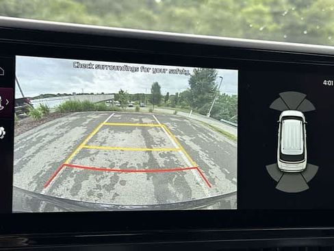 Used 2024 Kia Carnival EX FWD image 14