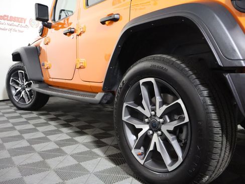 Used 2025 Jeep Wrangler Unlimited Sport S 4xe w/ Convenience Group AWD/4WD image 9