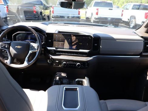 Used 2022 Chevrolet Silverado 1500 LTZ w/ LTZ Premium Package AWD/4WD image 20