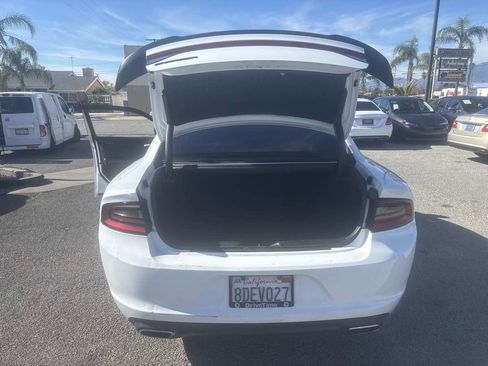 Used 2017 Dodge Charger SE w/ Blacktop Package image 28