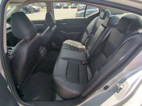 Used 2024 Nissan Altima 2.5 SR FWD image 32