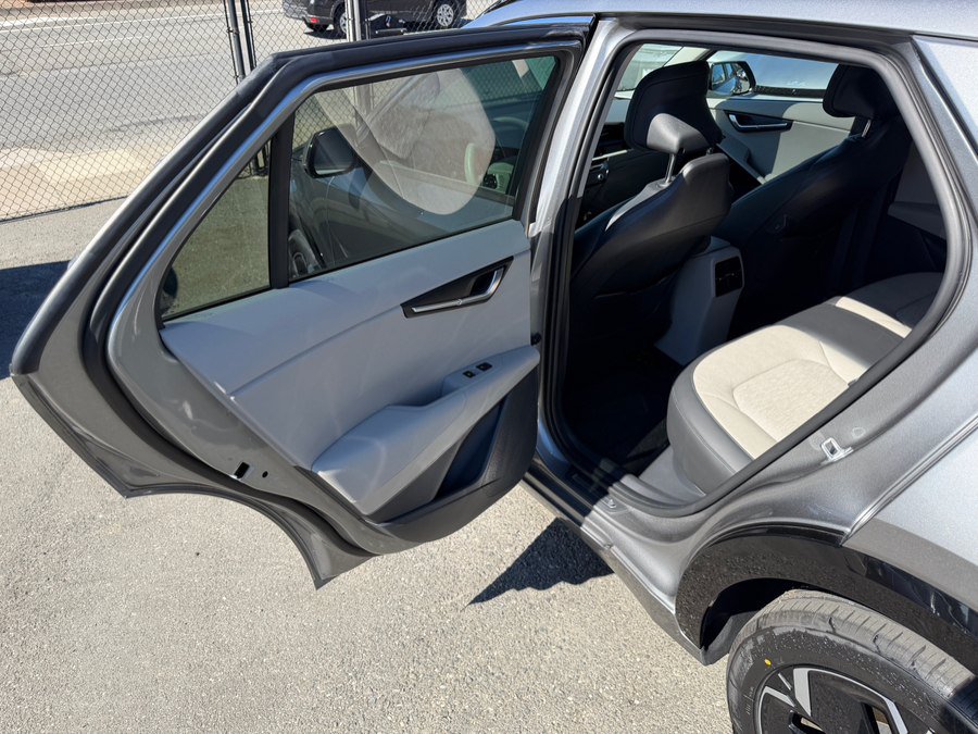 Used 2023 Kia Niro Wave w/ Wave Preserve Package FWD image 44