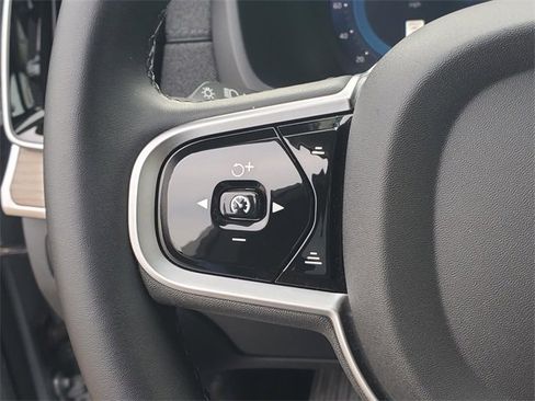 Certified 2025 Volvo XC90 B6 Plus image 20