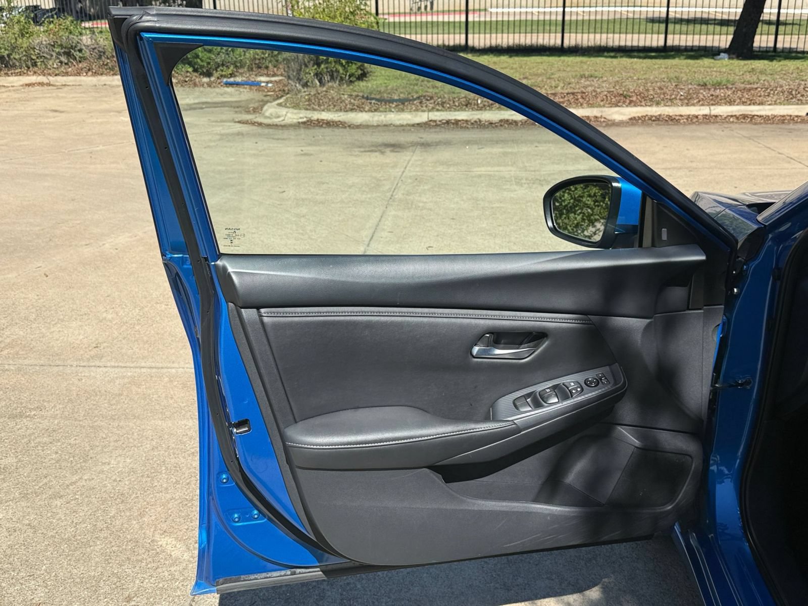 Used 2025 Nissan Sentra SV FWD image 18