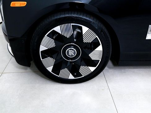 New 2027 Rolls-Royce Phantom Sedan RWD image 42