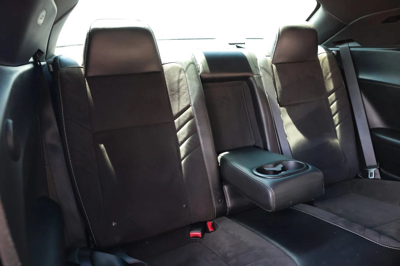 Used 2015 Dodge Challenger SRT Hellcat RWD image 21