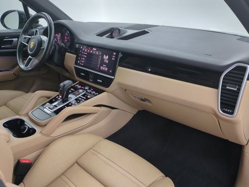 Certified 2023 Porsche Cayenne Platinum Edition AWD/4WD image 27