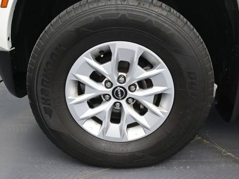 Used 2024 Nissan Frontier SV AWD/4WD image 31