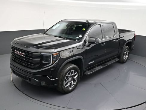 Used 2023 GMC Sierra 1500 Elevation RWD image 9