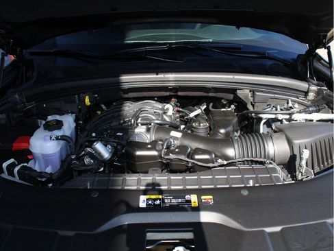 New 2025 Jeep Grand Cherokee Limited w/ Luxury Tech Group II image 38