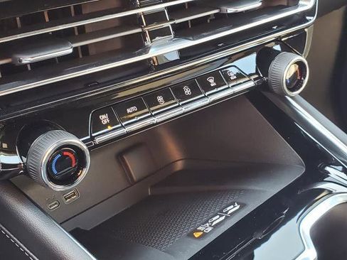 New 2026 Chevrolet Traverse LT image 19