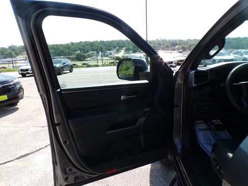 Used 2025 Toyota Tundra SR5 w/ SR5 Premium Package AWD/4WD image 21