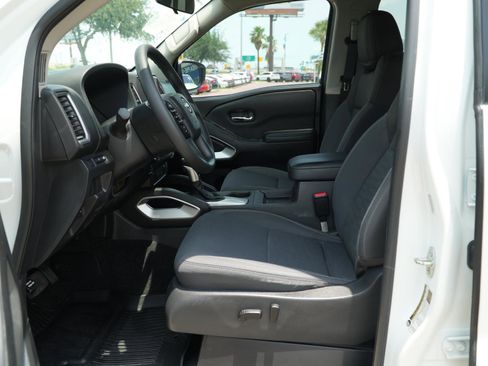 Used 2023 Nissan Frontier SV w/ Technology Package AWD/4WD image 15
