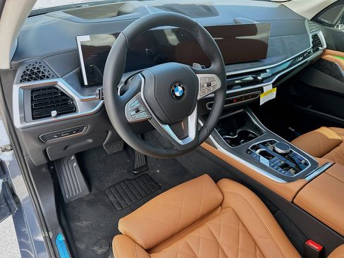New 2026 BMW X7 xDrive40i w/ Premium Package image 7