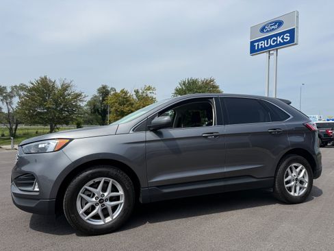 Used 2023 Ford Edge SEL w/ Convenience Package AWD/4WD image 4