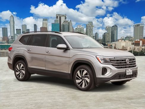 Certified 2026 Volkswagen Atlas SE FWD image 3