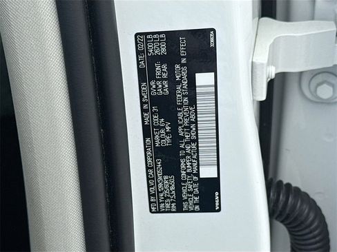 Used 2022 Volvo XC60 B5 Momentum image 35