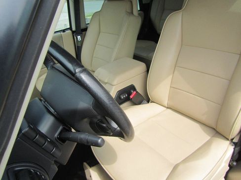 Used 2004 Land Rover Discovery S AWD/4WD image 18