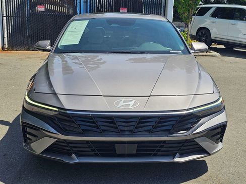Used 2025 Hyundai Elantra Limited FWD image 43