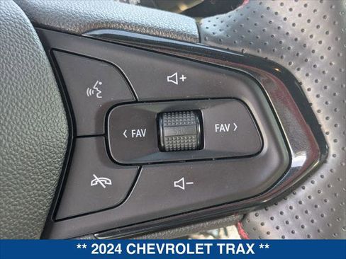 Used 2024 Chevrolet Trax RS w/ Driver Confidence Package image 17
