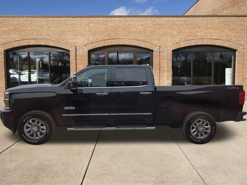 Used 2019 Chevrolet Silverado 3500 High Country w/ Duramax Plus Package image 7