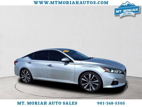 Used 2019 Nissan Altima 2.5 Platinum FWD image 2