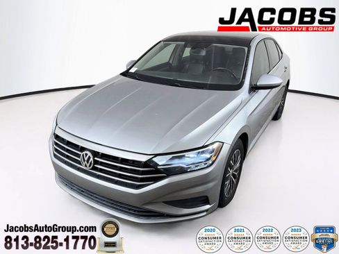 Used 2019 Volkswagen Jetta SE FWD image 1
