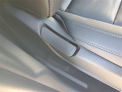 New 2025 Kia Telluride S image 9