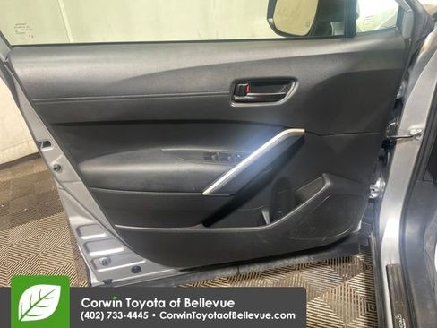 Certified 2023 Toyota Corolla Cross SE image 10