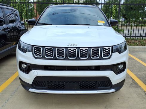Used 2025 Jeep Compass Limited AWD/4WD image 2