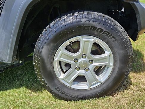 Used 2021 Jeep Wrangler Sport S image 12